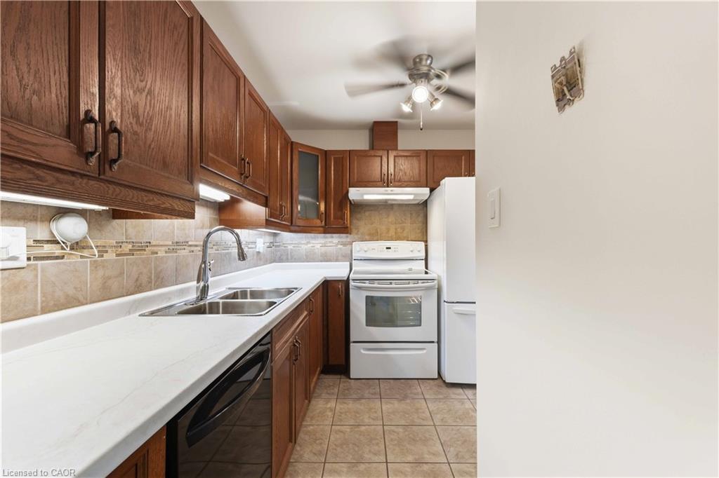 27-1396 Upper Ottawa Street Property Photo 4
