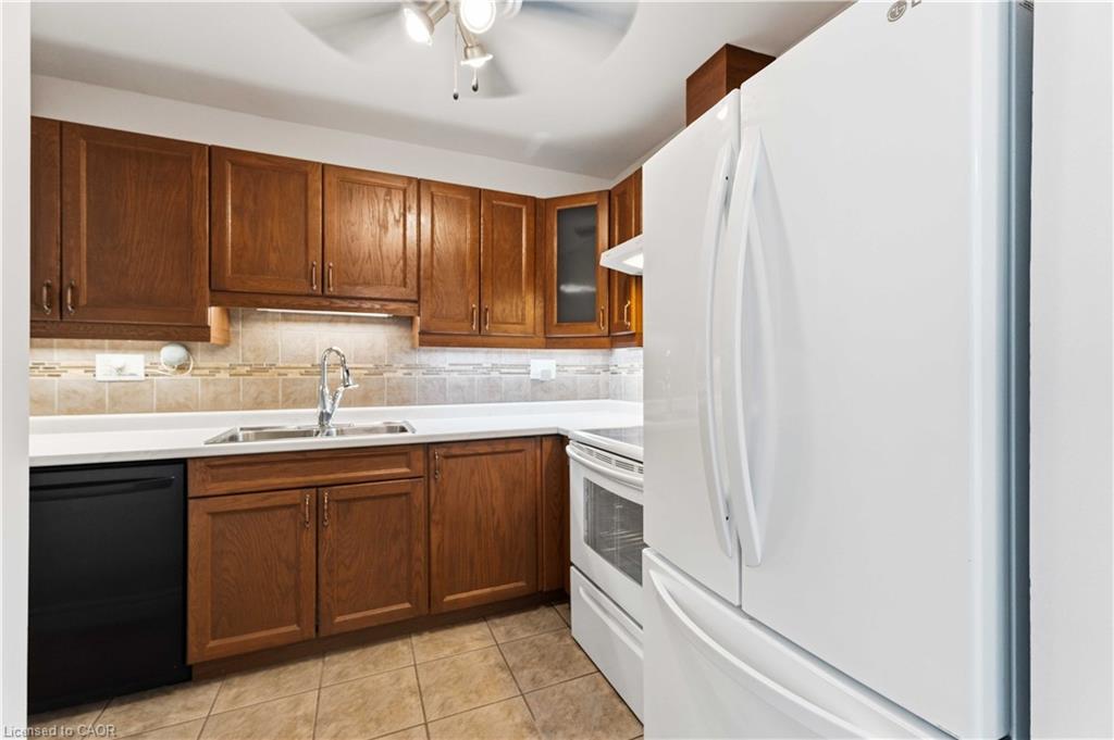 27-1396 Upper Ottawa Street Property Photo 5