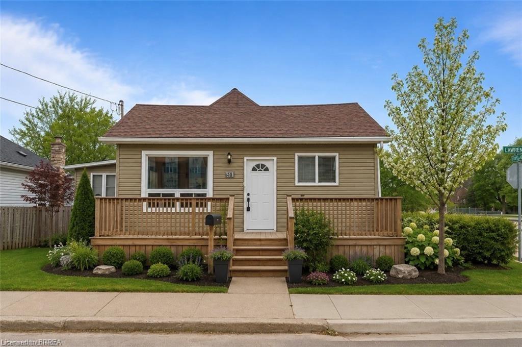 44 Lawrence Street Property Photo 1