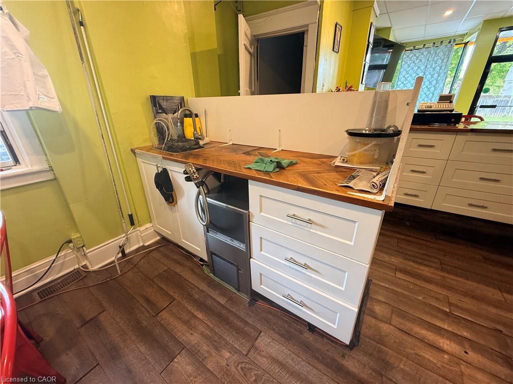 486 James Street N Property Photo 7