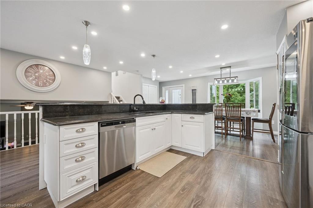 170 Elmslie Place Property Photo 7