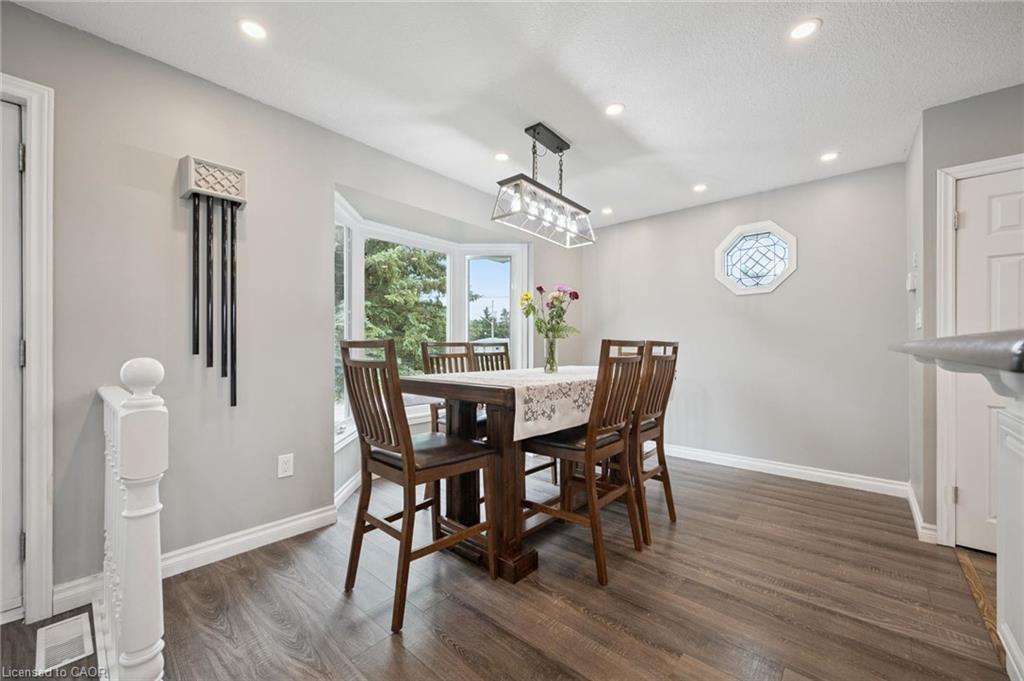 170 Elmslie Place Property Photo 8