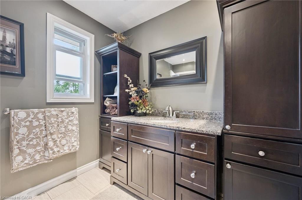 170 Elmslie Place Property Photo 11