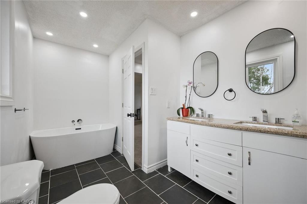 170 Elmslie Place Property Photo 14