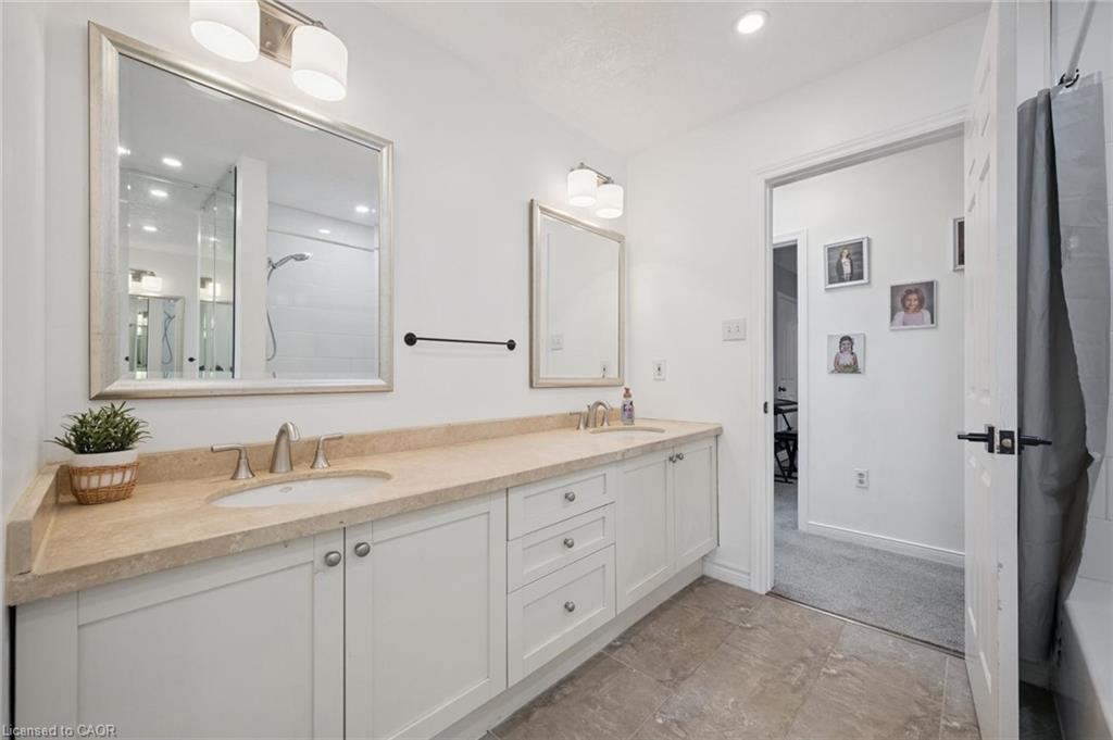 170 Elmslie Place Property Photo 17