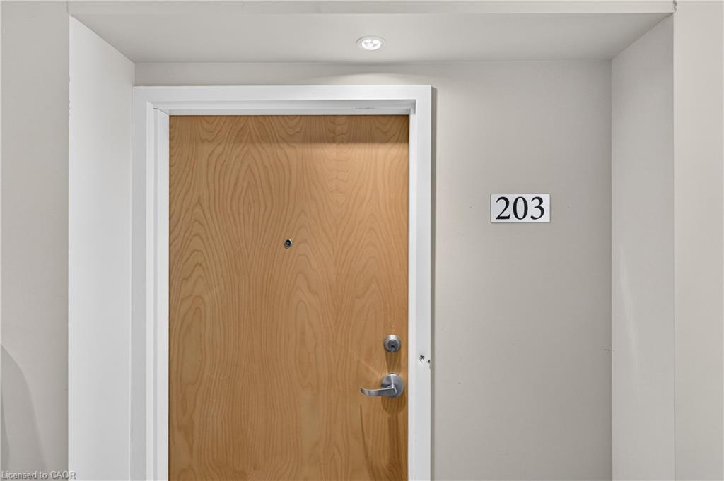203-155 Water Street S Property Photo 6