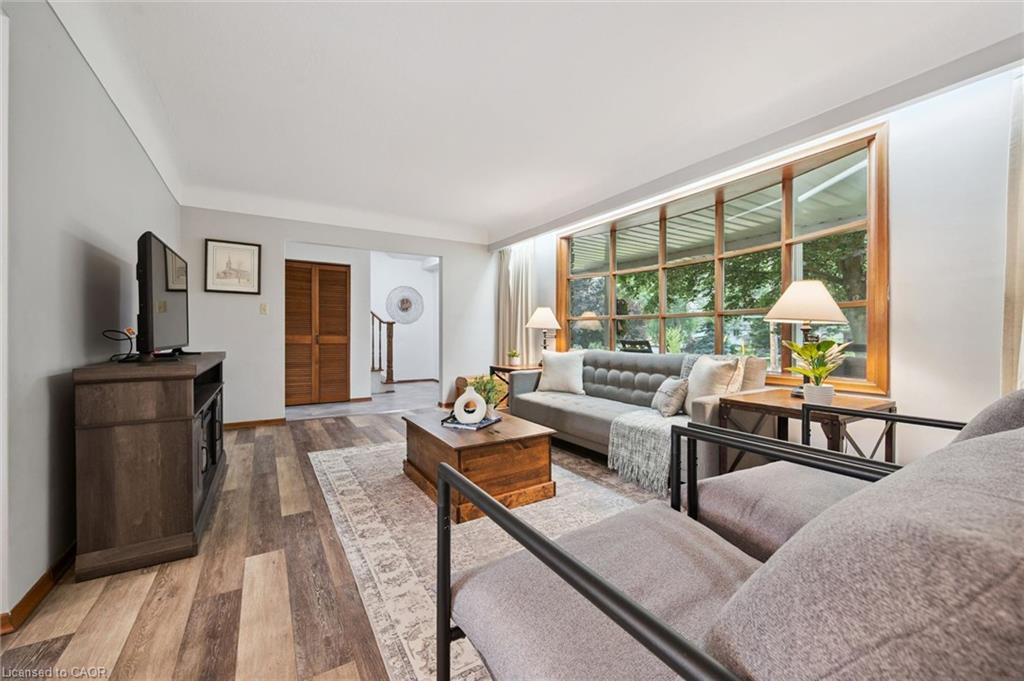 30 Westminster Avenue Property Photo 9