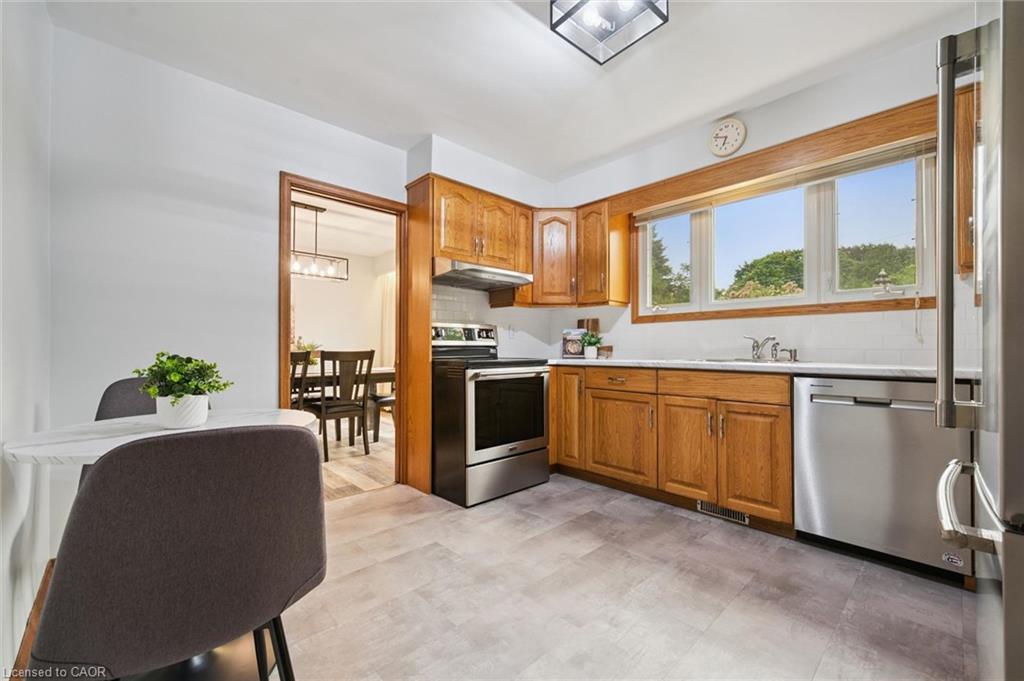 30 Westminster Avenue Property Photo 16