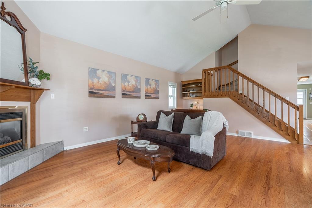 339 Main Street W Property Photo 7