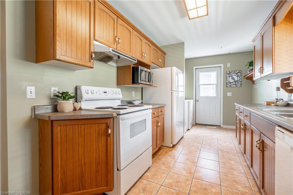 339 Main Street W Property Photo 12