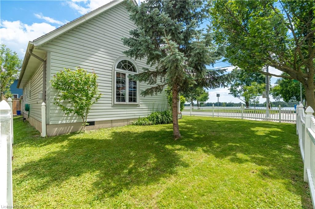 339 Main Street W Property Photo 25