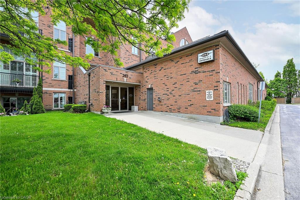 315-262 Dundas Street E Property Photo 3