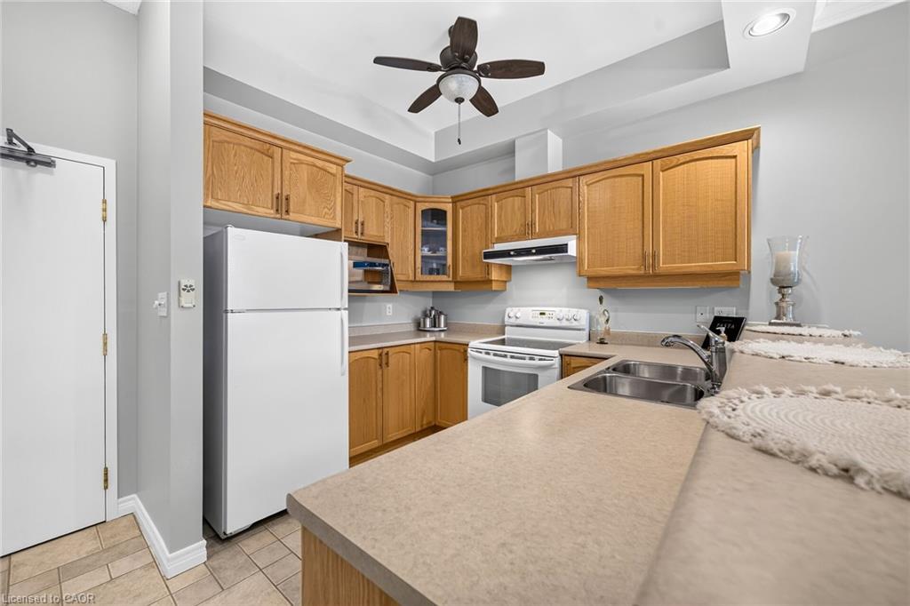 315-262 Dundas Street E Property Photo 11