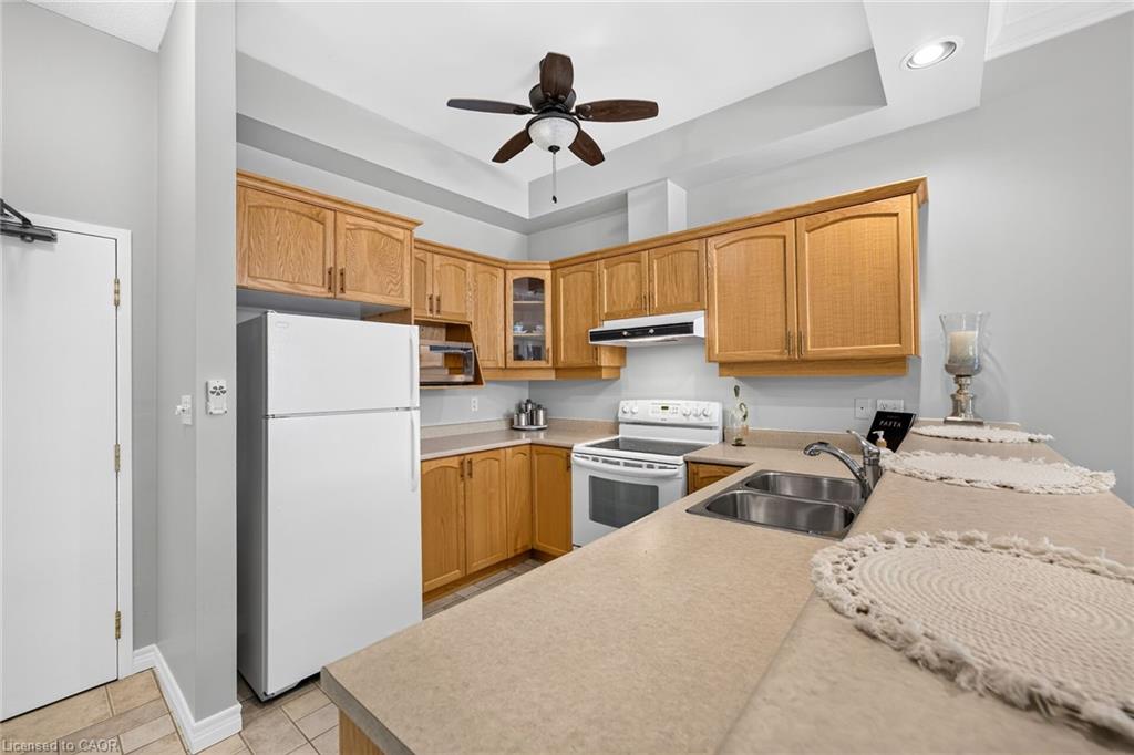 315-262 Dundas Street E Property Photo 12