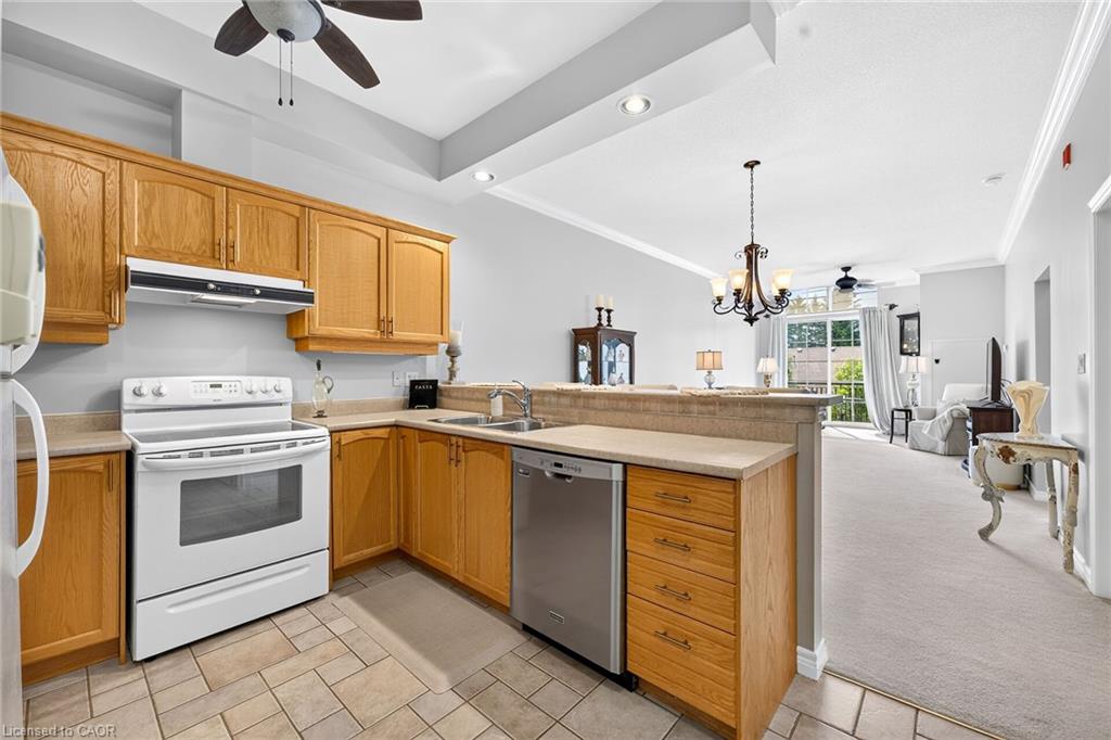 315-262 Dundas Street E Property Photo 14
