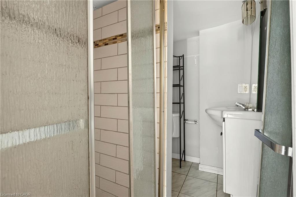 170 Macnab Street N Property Photo 9