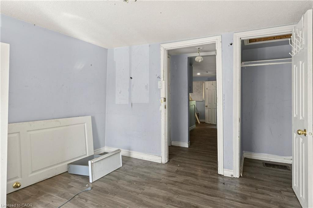 170 1/2 Macnab Street N Property Photo 11