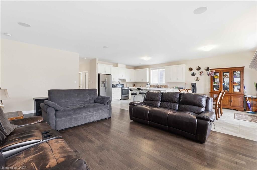 9 Efthemio Court Property Photo 8