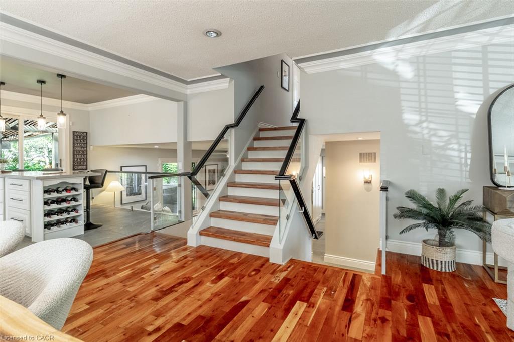 619 Moorelands Crescent Property Photo 18