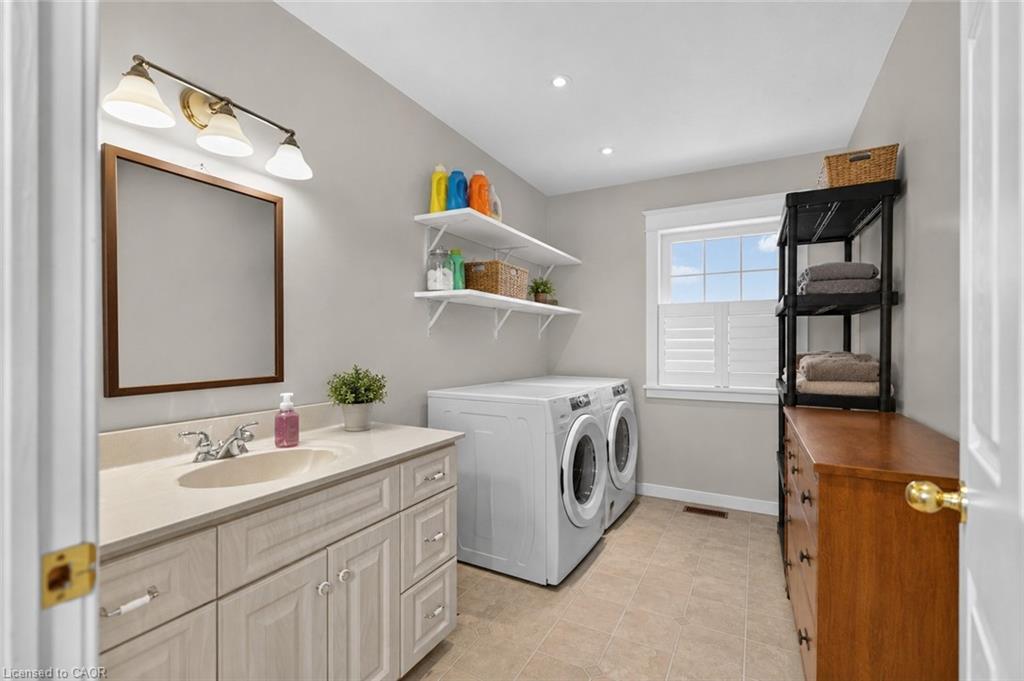 40843243 Property Photo 38