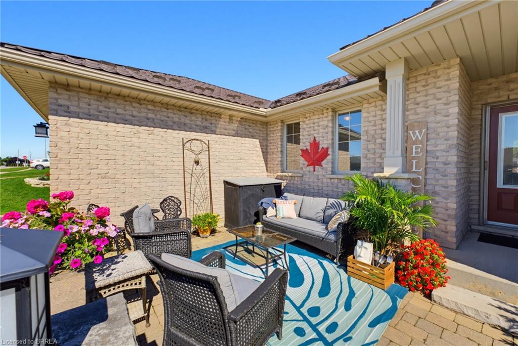 21 Mansfield Drive Property Photo 2