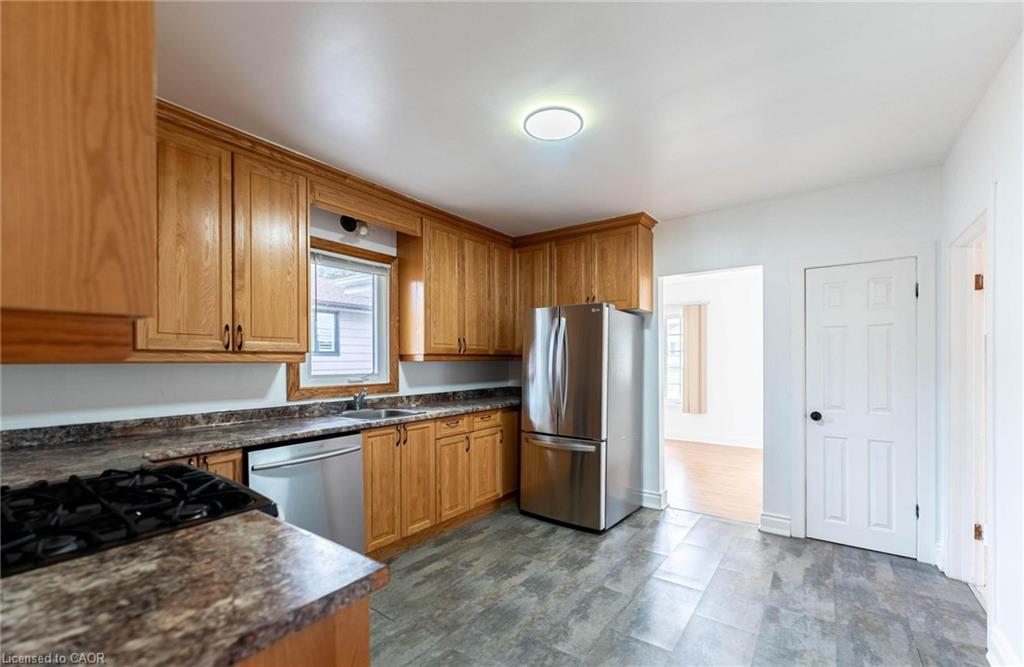185 Cedardale Avenue Property Photo 4