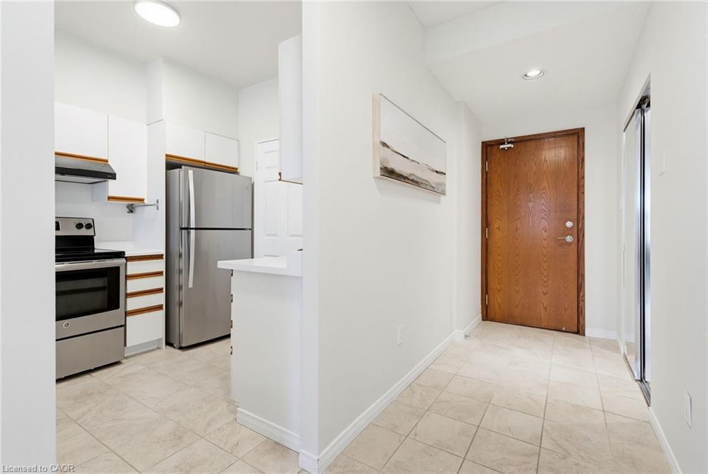 311-2511 Lakeshore Road W Property Photo 6
