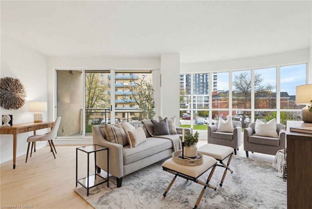311-2511 Lakeshore Road W Property Photo 7