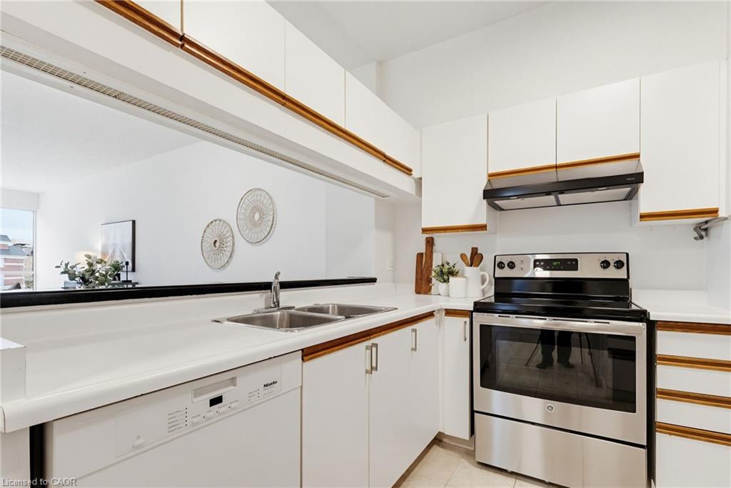 311-2511 Lakeshore Road W Property Photo 14