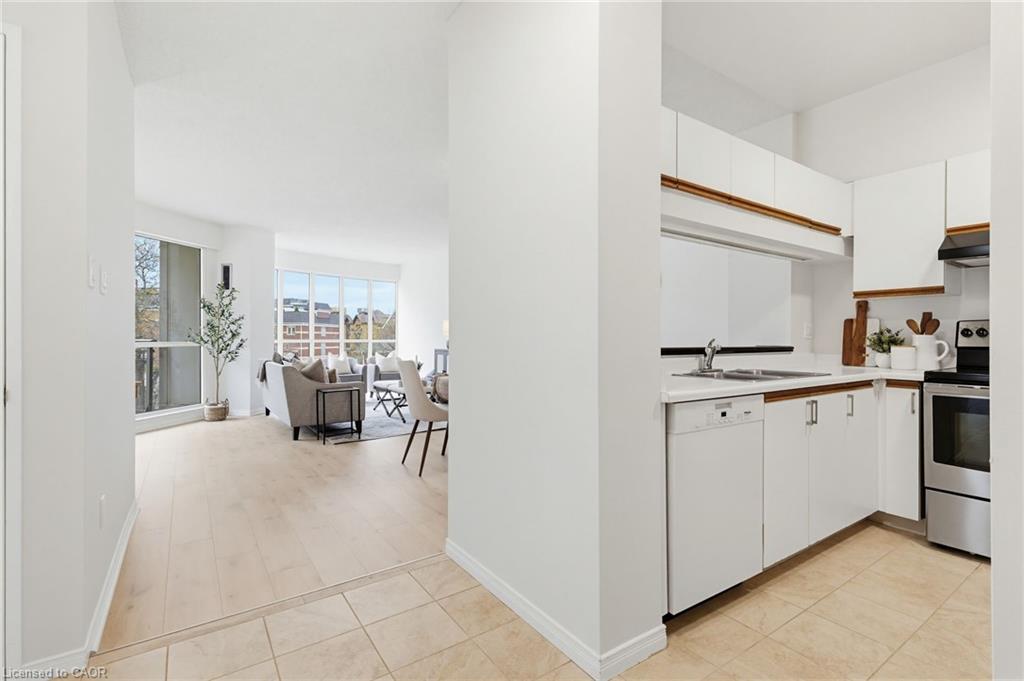 311-2511 Lakeshore Road W Property Photo 15
