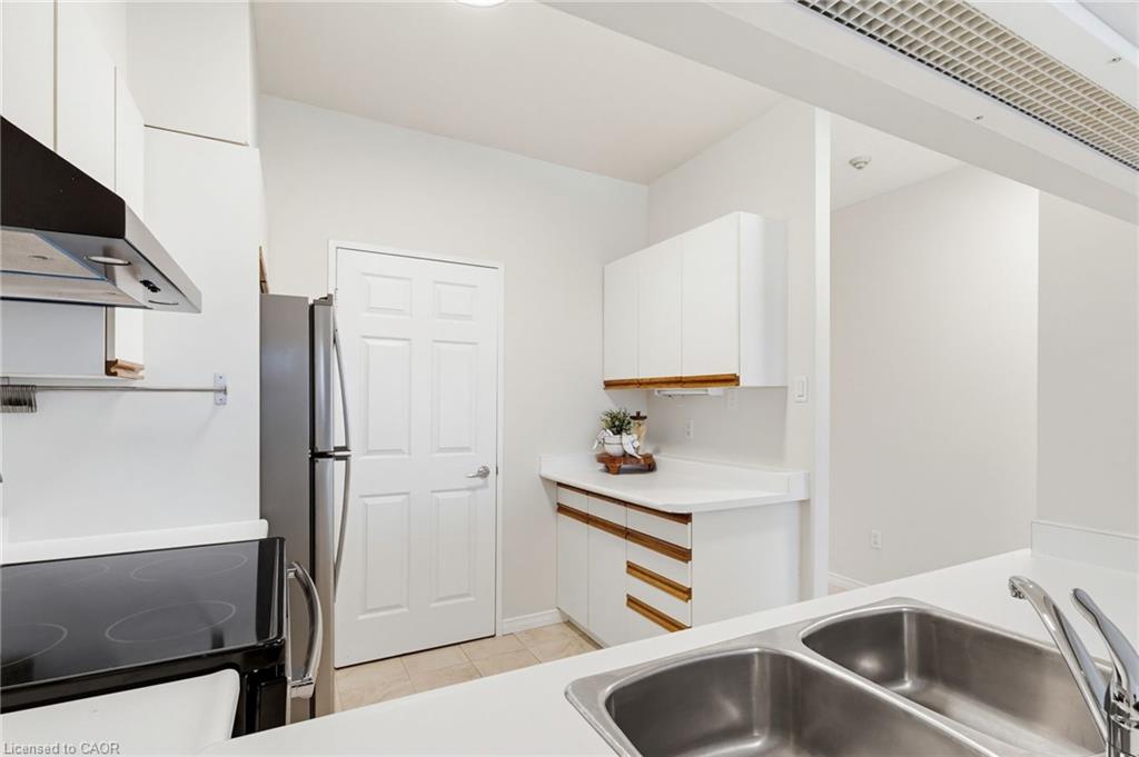 311-2511 Lakeshore Road W Property Photo 19
