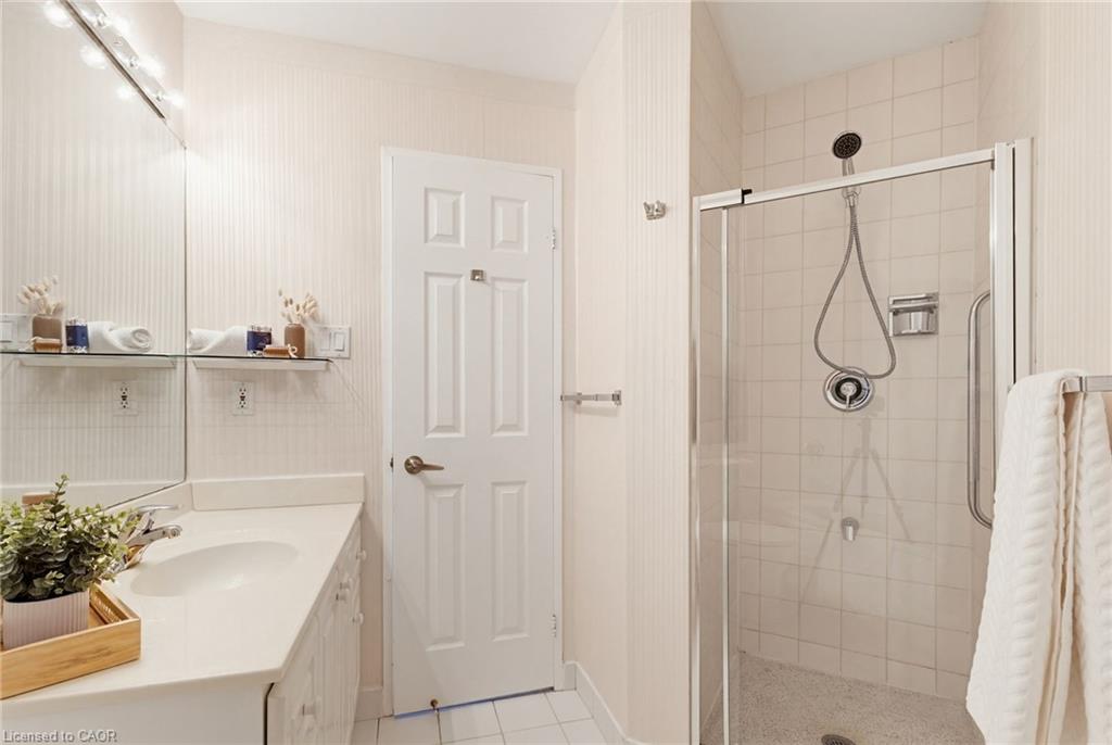 311-2511 Lakeshore Road W Property Photo 27