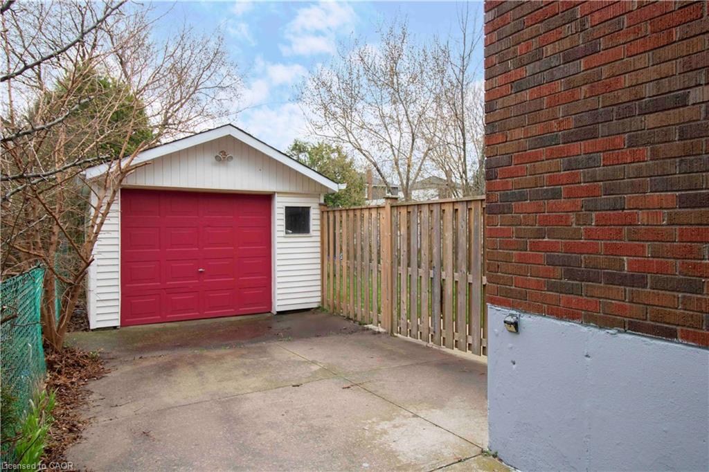 149 East 34th Street Property Photo 5