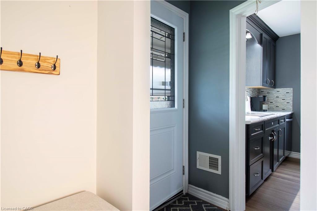 149 East 34th Street Property Photo 6