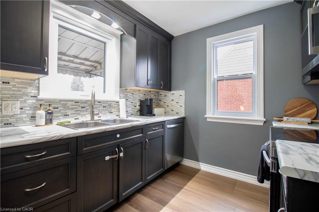 149 East 34th Street Property Photo 8