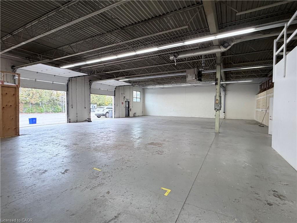 5-3285 Mainway Drive Property Photo 2