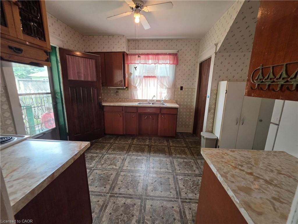 20 Fairview Avenue Property Photo 15