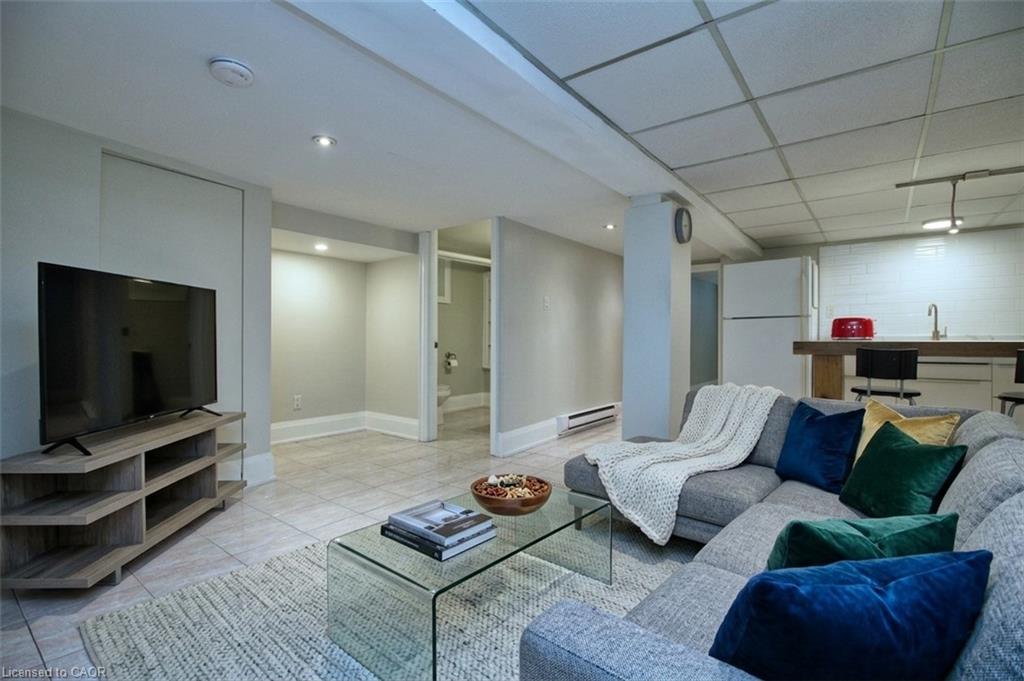 3-70 Spadina Avenue Property Photo 7