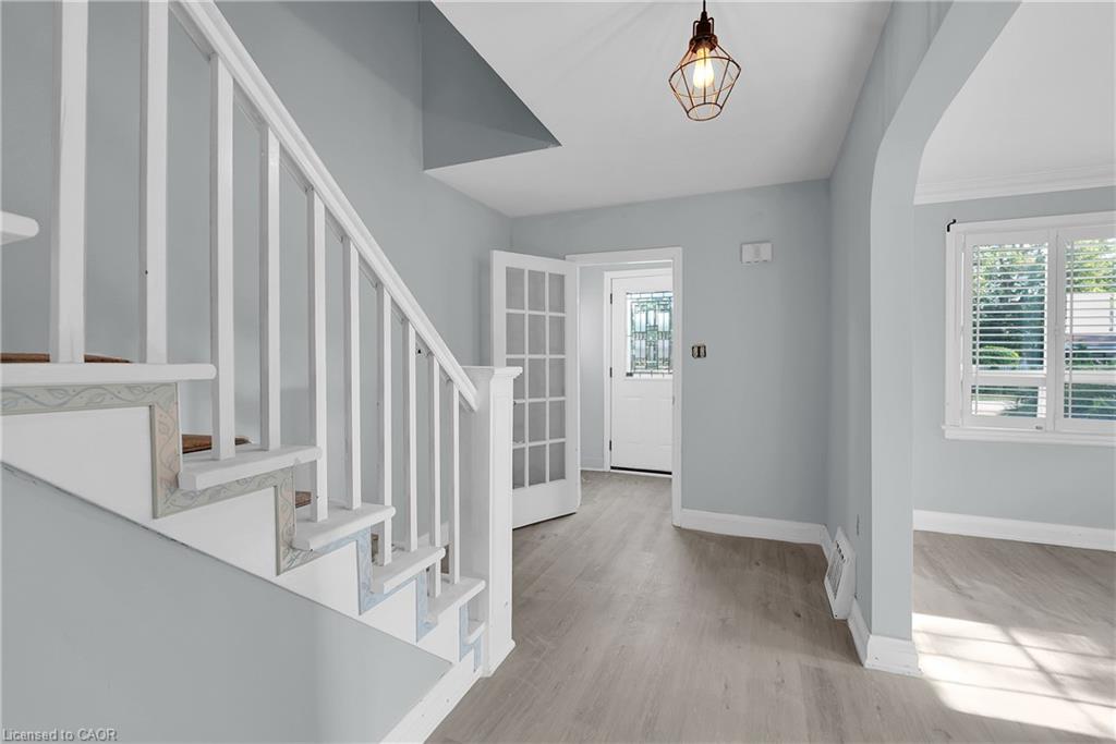 9 Arlington Avenue Property Photo 3