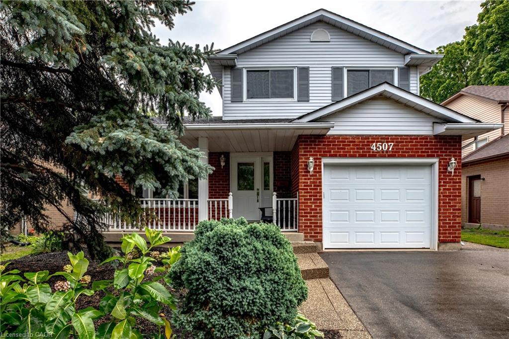 4507 Ivy Gardens Crescent Property Photo 1