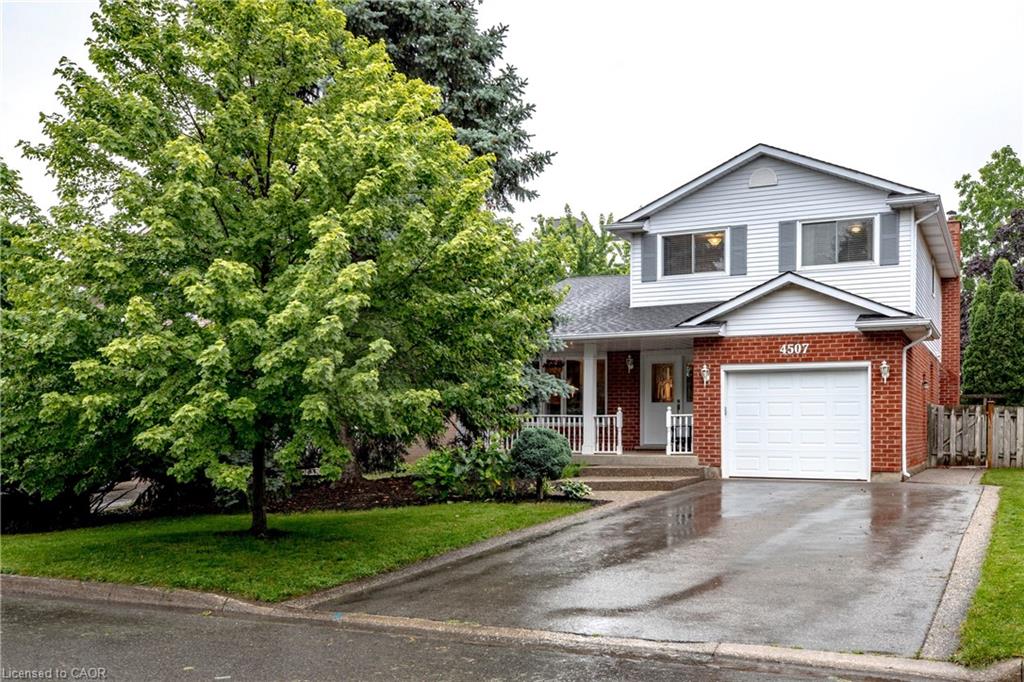 4507 Ivy Gardens Crescent Property Photo 2