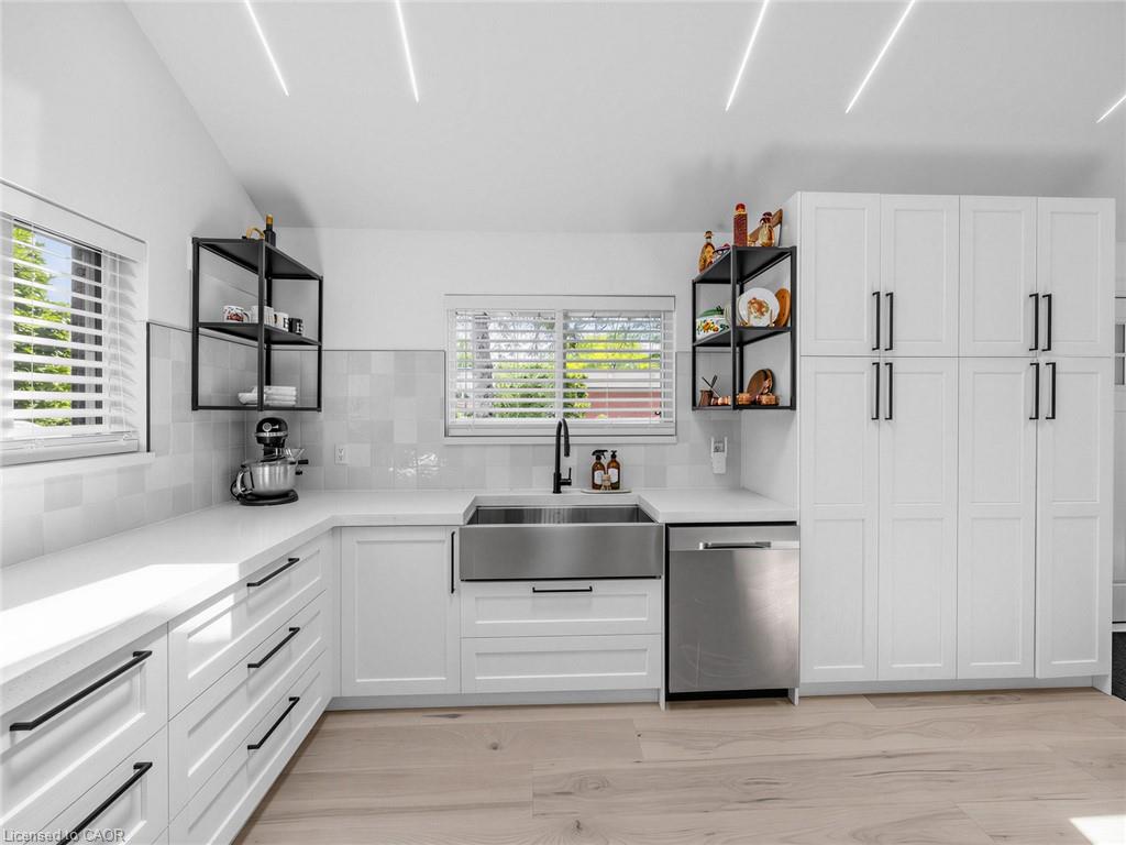 13 Swanhurst Boulevard Property Photo 10