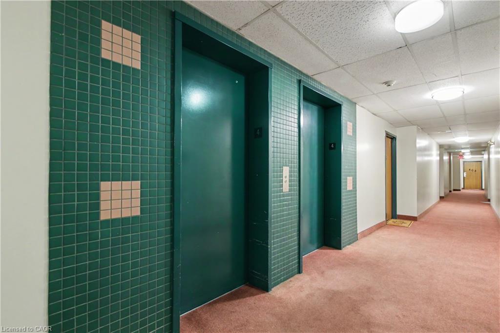 401-175 Hunter Street E Property Photo 4