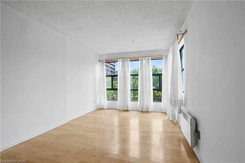 401-175 Hunter Street E Property Photo 8
