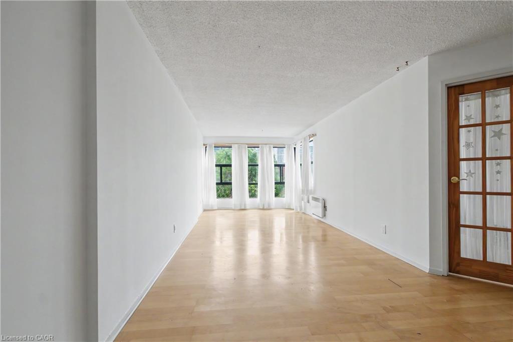 401-175 Hunter Street E Property Photo 9
