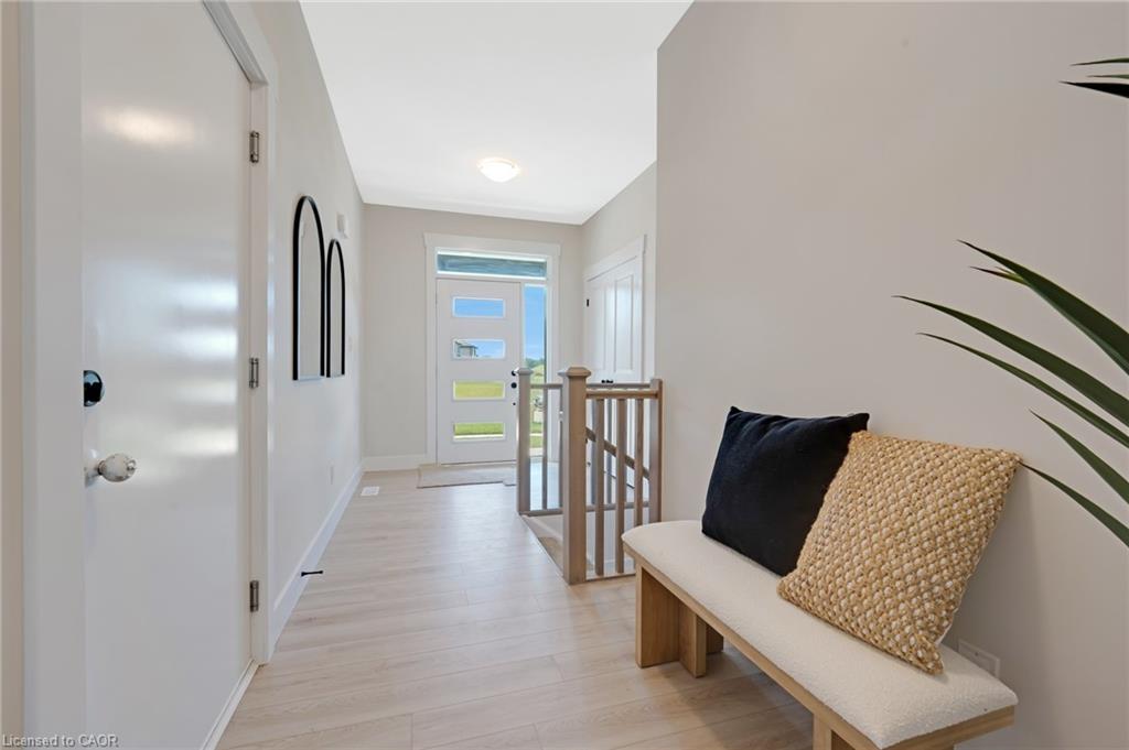 52 Moon Crescent Property Photo 5