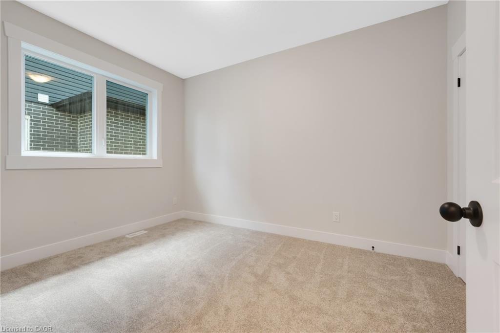 52 Moon Crescent Property Photo 19
