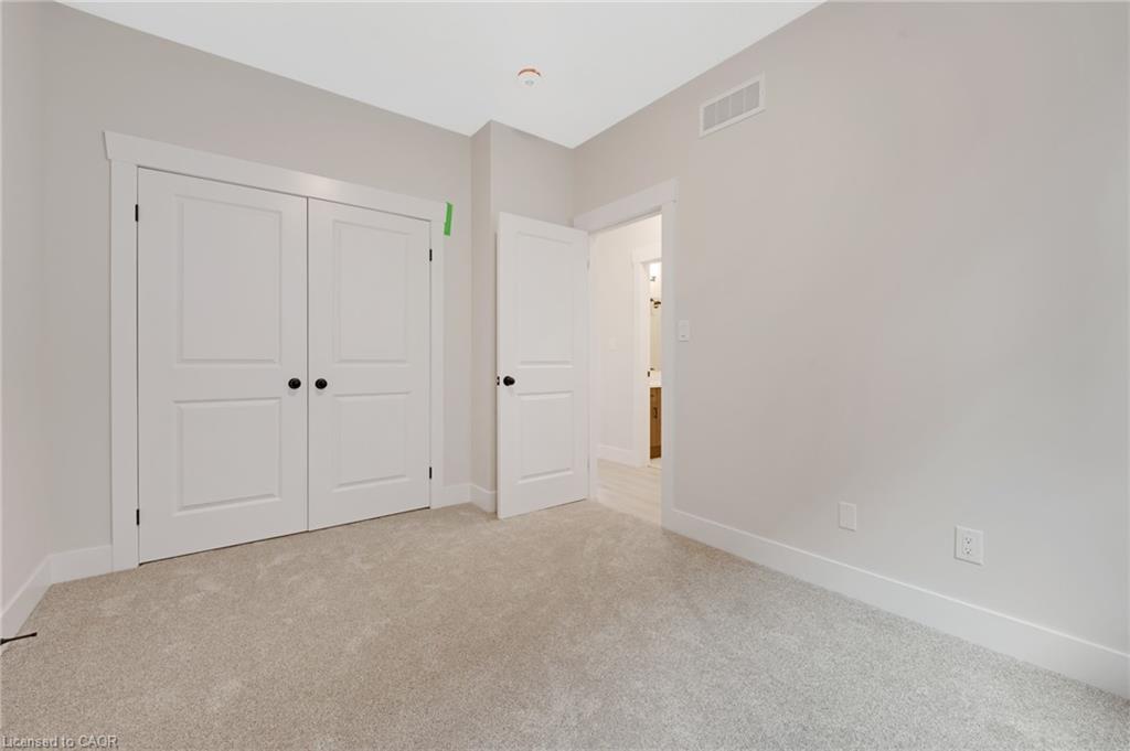 52 Moon Crescent Property Photo 20