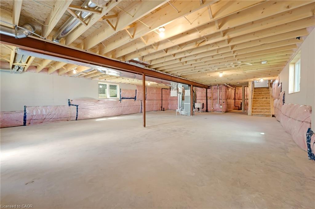 52 Moon Crescent Property Photo 25