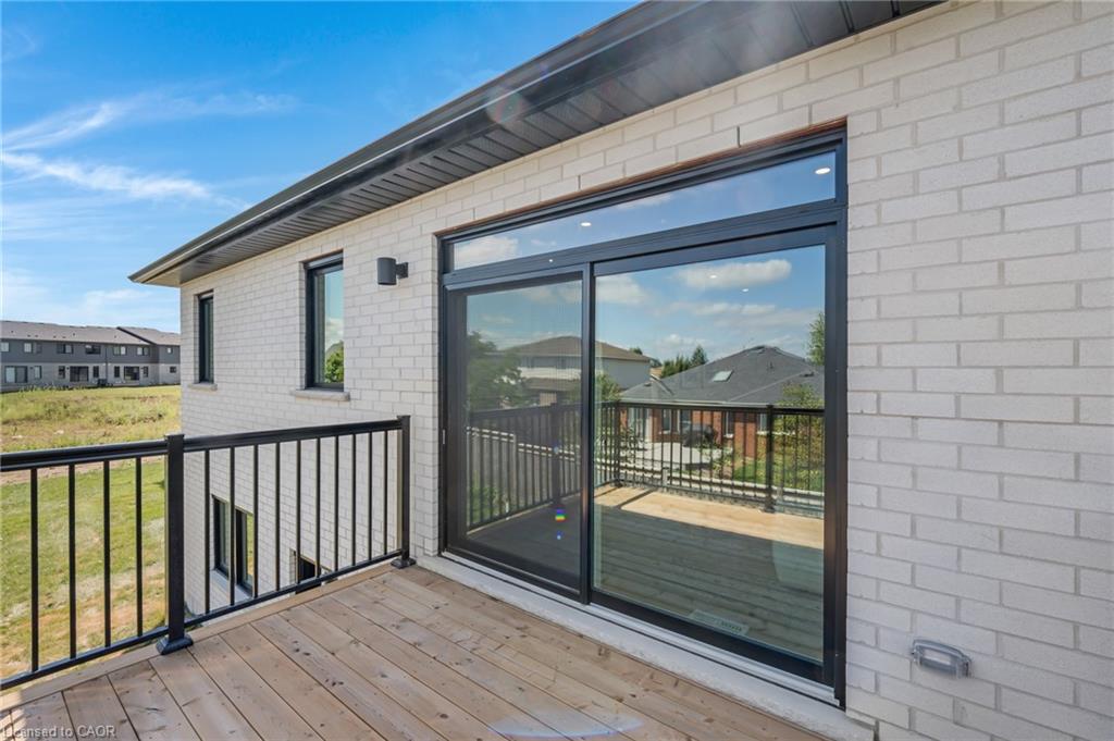 52 Moon Crescent Property Photo 27